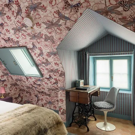 Hotel Du Petit Moulin, Haute Couture Hotel By Lacroix-2